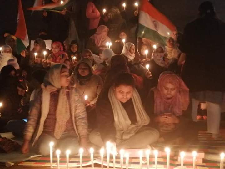 شاہین باغ خاتون مظاہرین کی روشن کی گئی شمع کی روشنی پورے ملک میں پہنچ چکی ہے