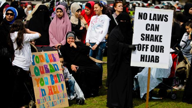 آسٹریلیا میں خواتین کو شناخت کے لئے کرنا ہوگا برقع