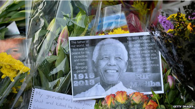 منڈیلا کی یاد منانے کے لیے ہزاروں کا اجتماع