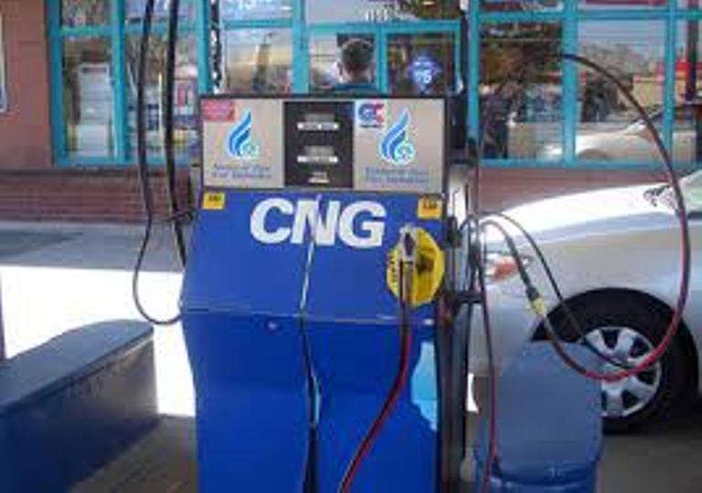 حکومت کا انتخاب سے قبل عوام کو تحفہ، CNG 15 روپے سستی