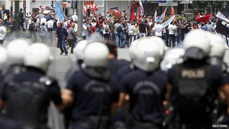 140531034505_turkey_protest_624x351_r_nocredit