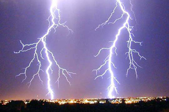 125_L_Lightning-strike