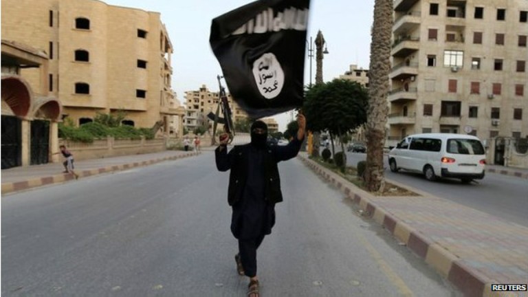 140724160623_isis_fighter_in_north_western_iraq_624x351_reuters_nocredit