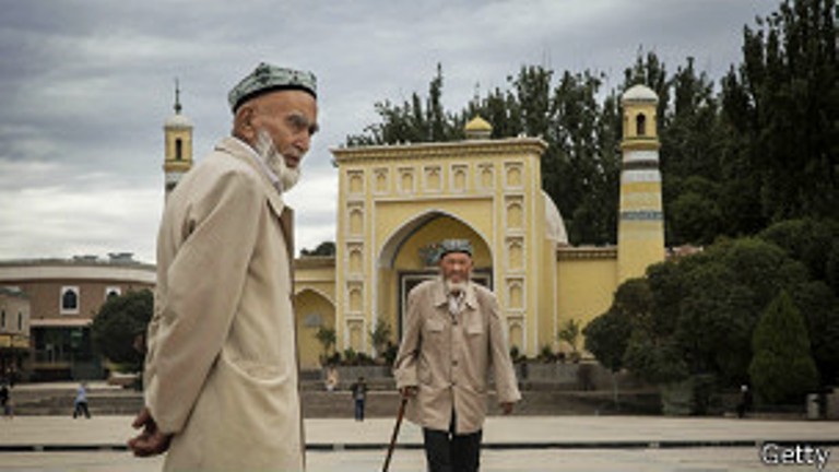 140731140115_china_id_kah_mosque_304x171_getty