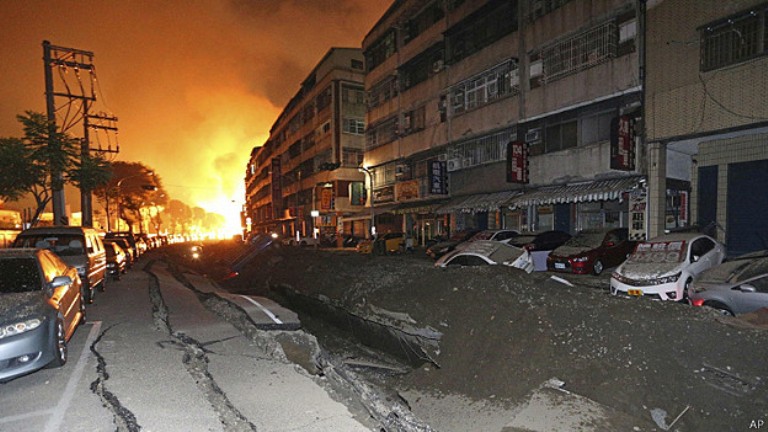 140731201355_sp_taiwan_explosiones_tuberia_gas_624x351_ap