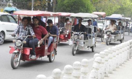 وکیل کے ظلم سے پریشان میاں بیوی نے کنبہ کے ساتھ کھایا زہر