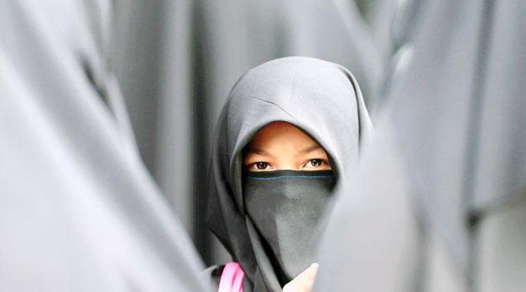 تعلیمی اداروں میں حجاب کی اجازت نہیں، کرناٹک ہائی کورٹ سے تمام عرضیاں خارج