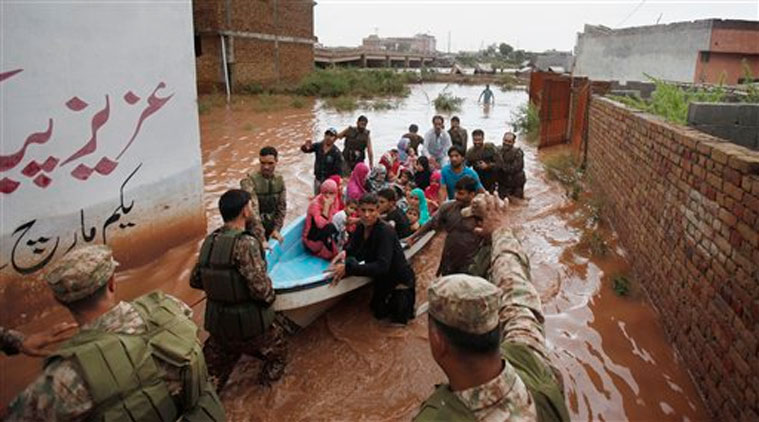 سٹے باز کی گرفتاری کے خلاف پولیس چوکی پر پتھراو