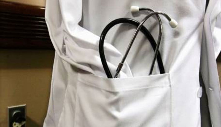 عالمی صحت ادارہ کی رپورٹ: بھارت میں 57 فیصد ڈاکٹروں کے پاس میڈیکل ڈگری نہیں
