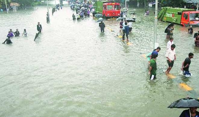 ممبئی میں جم کر بارش، نشیبی علاقوں میں پانی بھرا