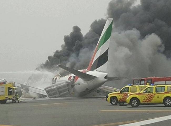 plane-crash-land