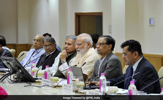 ماہرین اقتصادیات کے ساتھ وزیر اعظم نریندر مودی کی میٹنگ