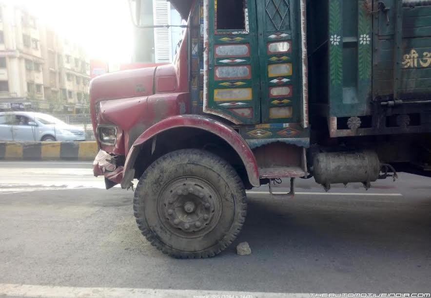 آندھرا پردیش: چتور میں ٹرک نے بھیڑ کو کچلا، بیس ہلاکتوں کا خدشہ