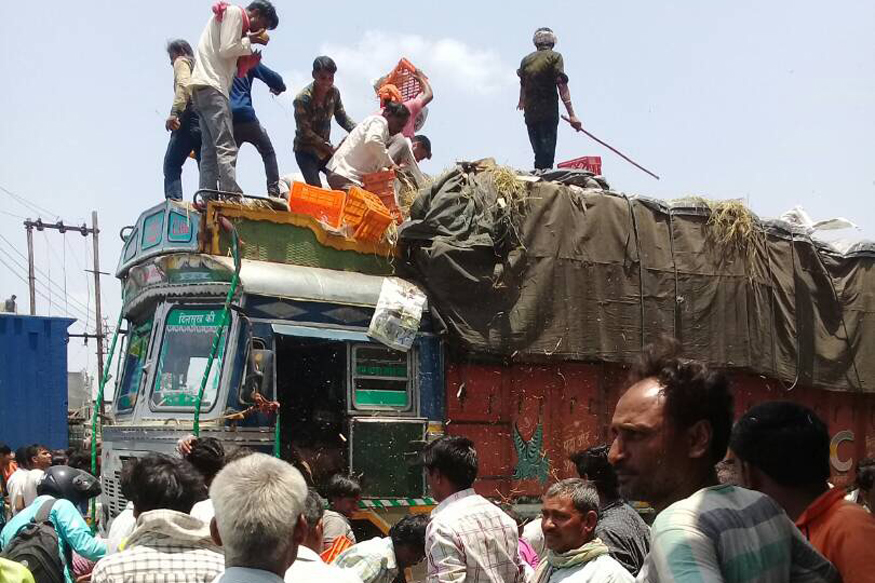 مندسور: کرفیو کے بعد بھی پرتشدد مظاہرے جاری