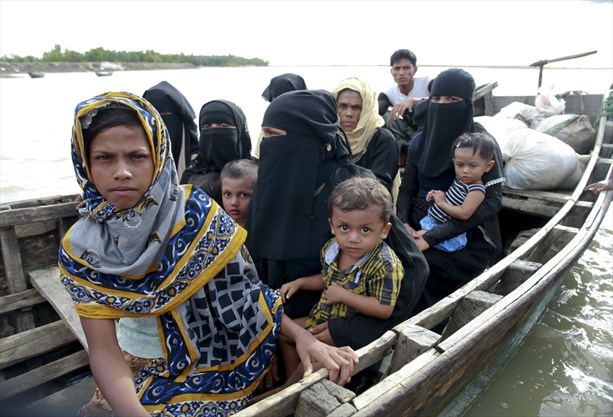 ہندوستان میں پناہ گزین روہنگیائی مسلمانوں کے آدھار کارڈمنسوخ کئے جانے کا حکم