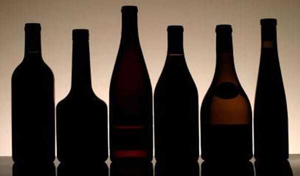37 لاکھ کی ناجائز شراب برآمد ،اسمگلر فرار