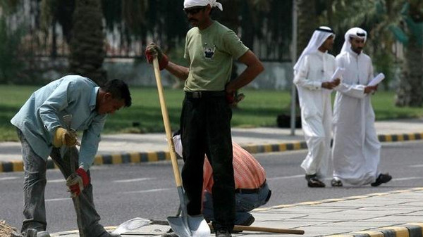 کویت نے 30 برس سے کم عمر غیر ملکیوں کو ورک پرمٹ کا اجرا روک دیا