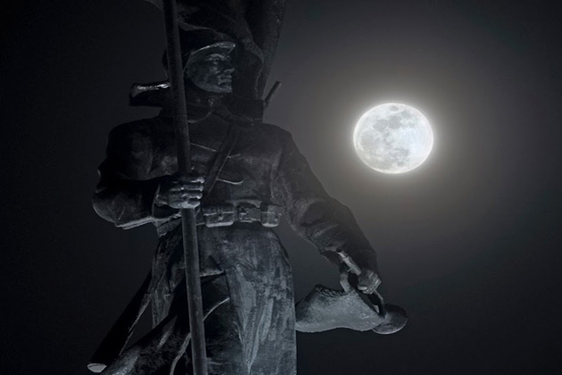 روس میں چاند گرہن کا نظارہ