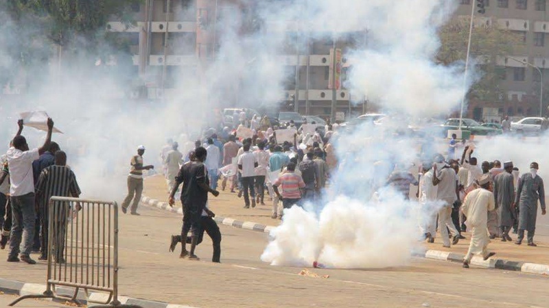 نائیجیریا میں آیت اللہ زکزکی کے حامیوں پر پولیس کا حملہ