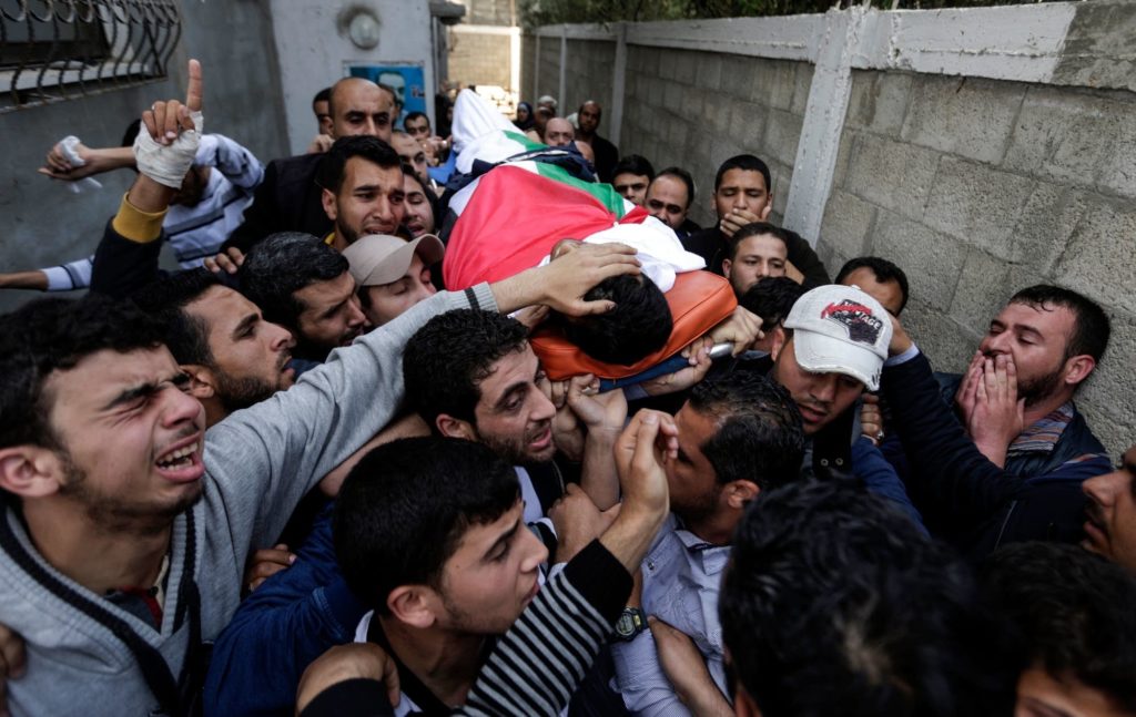 غزہ: اسرائیلی فوج کی فائرنگ سے جاں بحق فلسطینیوں کی تعداد 62 ہوگئی