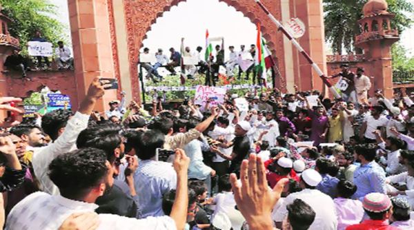 علی گڑھ مسلم یونیورسٹی میں طلبا یونین کی غیر معینہ ہڑتال جاری