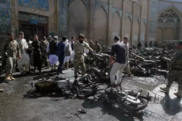 افغانستان میں جمعہ کی نماز کے دوران شیعہ مسجد کے نزدیک بم دھماکہ ، 20 افراد کی موت