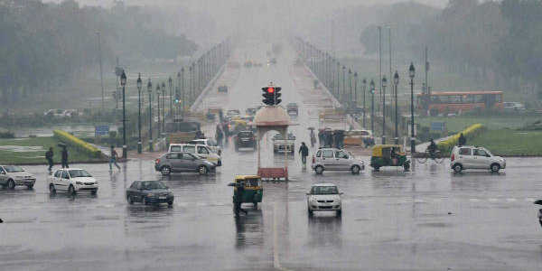 دہلی میں شدید بارش،موسم سرد