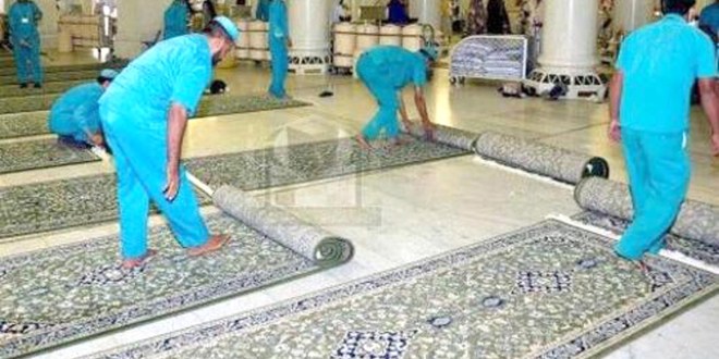 حرم شریف میں صفائی کا خاص انتظام ، 35 ہزار نئے قالین