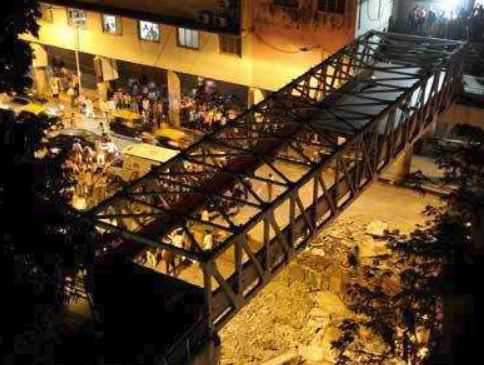 ممبئی راہ گیر پل منہدم ہونے سے دوخواتین سمیت پانچ افراد ہلاک اور 30زخمی ہوئے