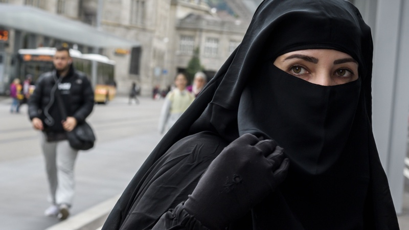 برطانیہ میں باحجاب مسلم خواتین خوفزدہ کیوں؟