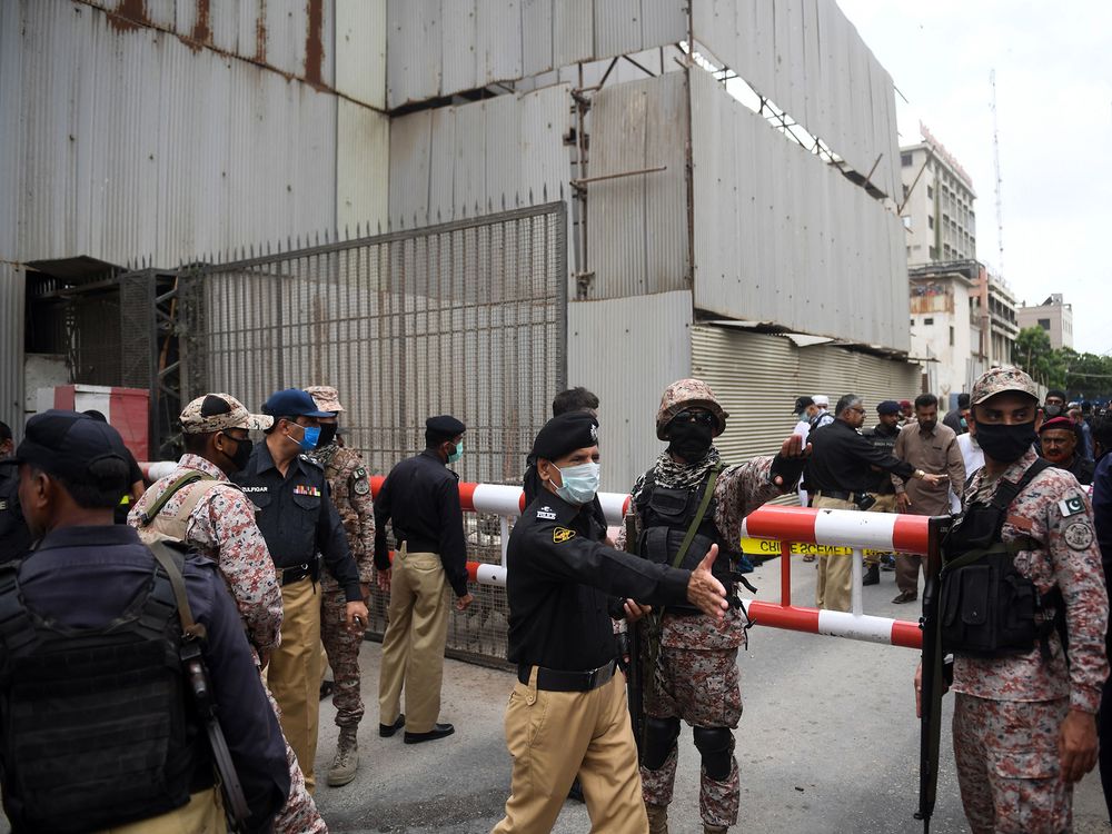کراچی اسٹاک ایکسچینج پر بڑا دہشت گردانہ حملہ، 4 دہشت گرد اور 2 شہری مارے گئے