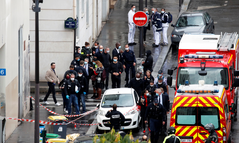 فرانس: چارلی ہیبڈو کے سابقہ دفاتر کے قریب چاقو حملے کے الزام میں پاکستانی نژاد شخص گرفتار