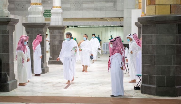سات ماہ بعد بالاخر عمرہ کی اجازت، زائرین کی مسجد الحرام آمد