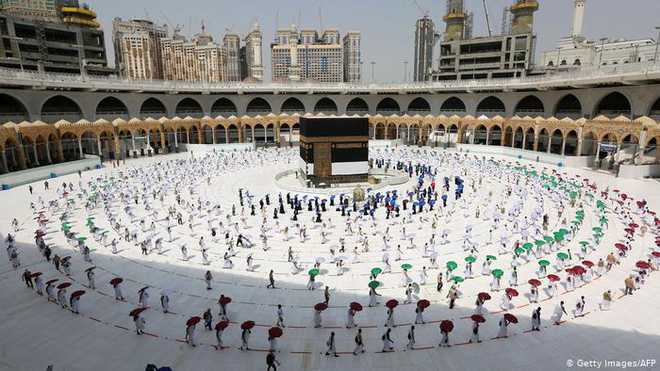 سعودی عرب نے 250,000 گھریلو زائرین کو عمرہ کرنے کی اجازت دی