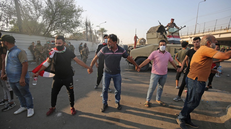 عراق میں مظاہرین اور سکیورٹی فورسز میں جھڑپیں 62 افراد زخمی