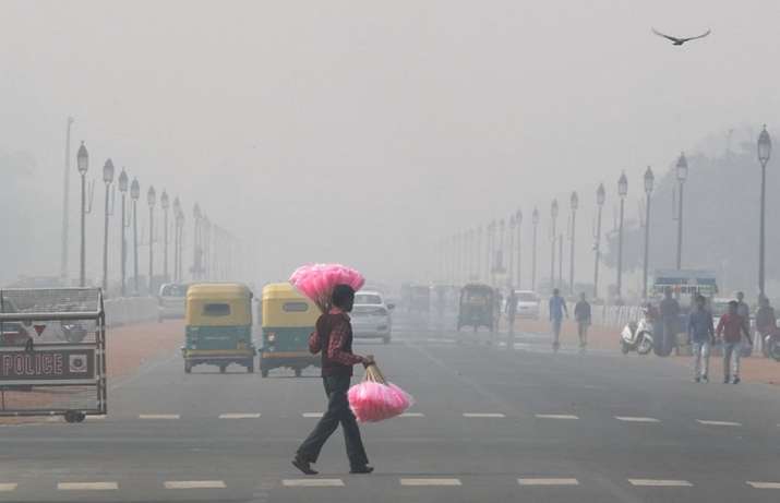 دہلی میں صبح سے دھند کی چادر، سردی کا ستم جاری