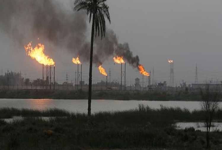 عراق کے کردستان میں تیل ریفائنری پر حملے کے بعد لگی آگ