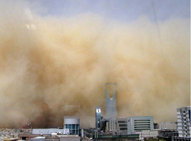 سعودی دارالحکومت اور دیگر شہروں میں ریت کا طوفان