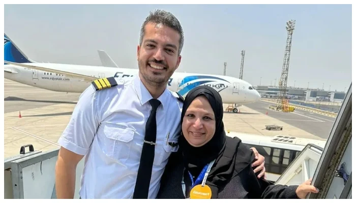 مصری پائلٹ اپنی پہلی ہی پرواز میں ماں کو حج پر لےگیا