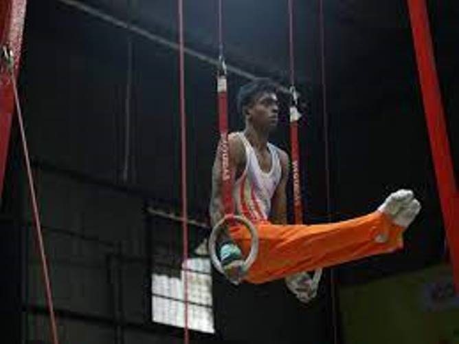 چنئی میں کھیلو انڈیا یوتھ گیمس میں، مہاراشٹر کے جمناسٹ آرین دیوینڈے نے لڑکوں کے آرٹسٹک آل راﺅنڈ مقابلے میں سونے کا تمہ جیتاہے۔