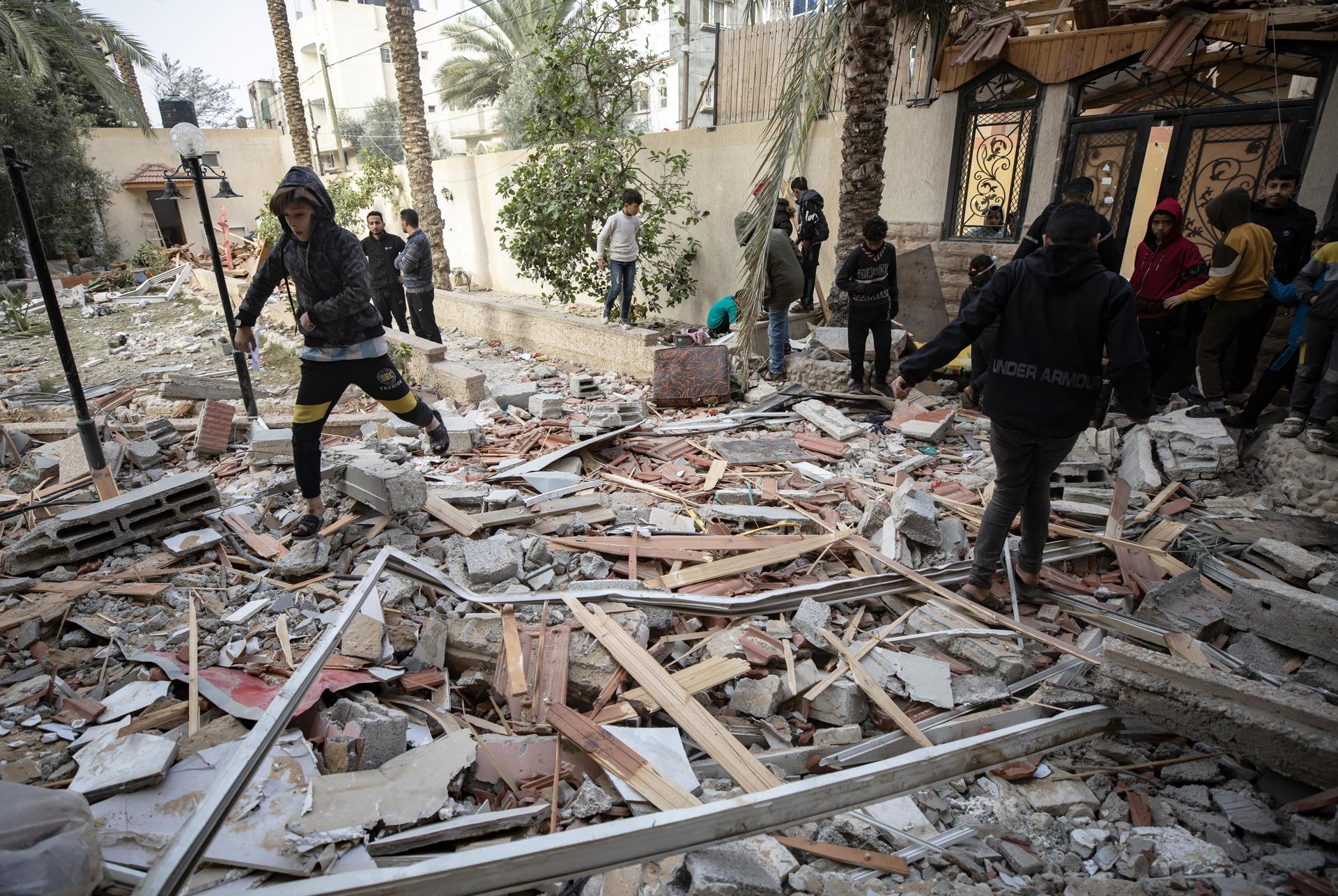 رفح پر اسرائیلی حملوں میں 52 افراد کی موت