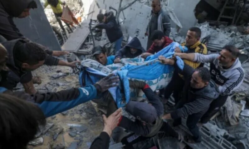 اسرائیل کی غزہ میں رہائشی عمارتوں پر بمباری، 40 فلسطینی شہید