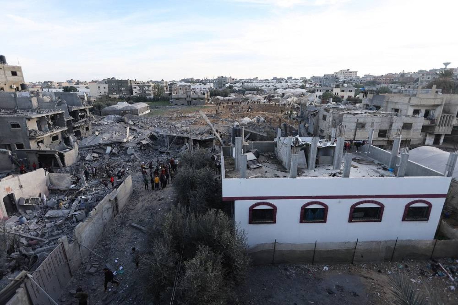 رفح پر اسرائیل کی وحشیانہ بمباری میں درجنوں فلسطینی شہید