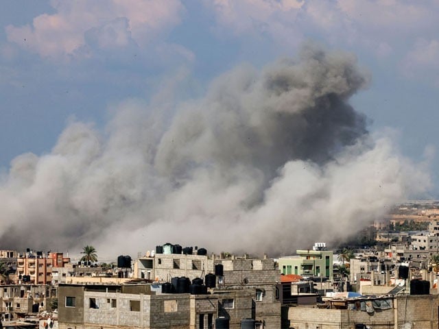 رفح پر اسرائیل کی وحشیانہ بمباری میں درجنوں فلسطینی شہید