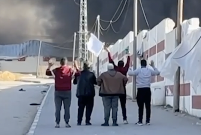 امن کا پرچم لہرانے والے 2 فلسطینی نوجوانوں کو اسرائیلی فوجیوں نے گولیوں سے بھون دیا