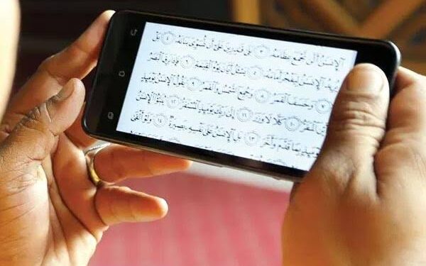 نماز کے دوران امام کے موبائل فون پر تلاوت قرآن پر نیا تنازعہ