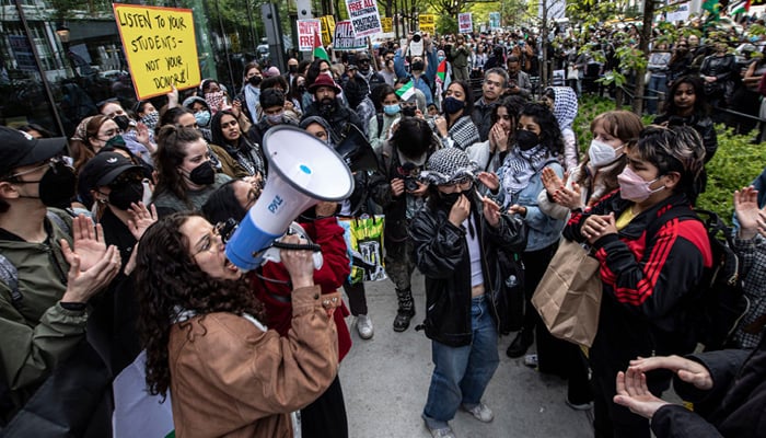 امریکی جامعات میں فلسطینیوں کے حق میں احتجاج جاری