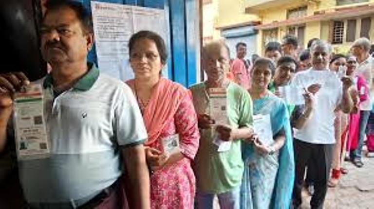 لوک سبھا انتخابات 2024 : تیسرے مرحلہ کی 93 سیٹوں پر ووٹنگ جاری
