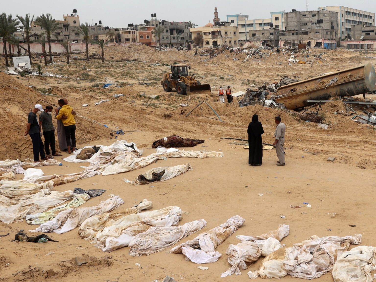 غزہ کی اجتماعی قبریں: کیا حقیقت بے نقاب ہو رہی ہے؟