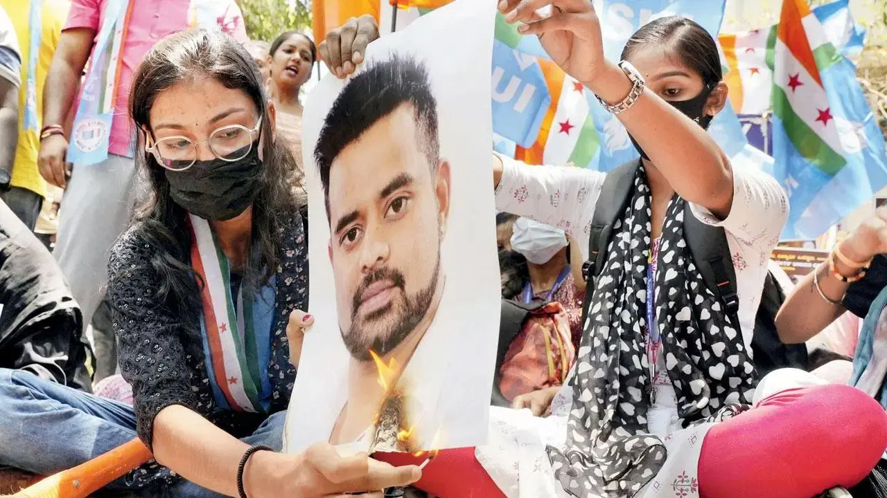 کرناٹک: پراجول ریوانا کے والد ایچ ڈی ریونا کے خلاف خاتون کے اغوا کے معاملے میں مقدمہ درج